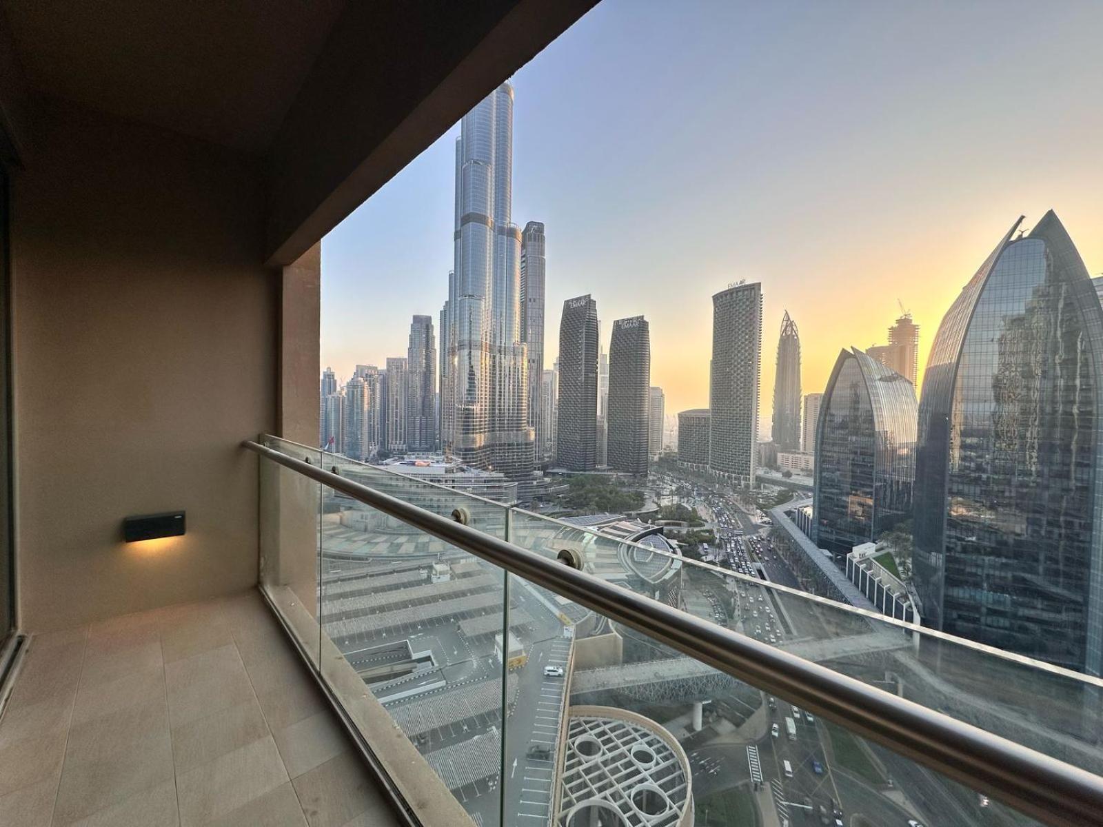 Durrani Homes - Mall Fashion Avenue Apartment *