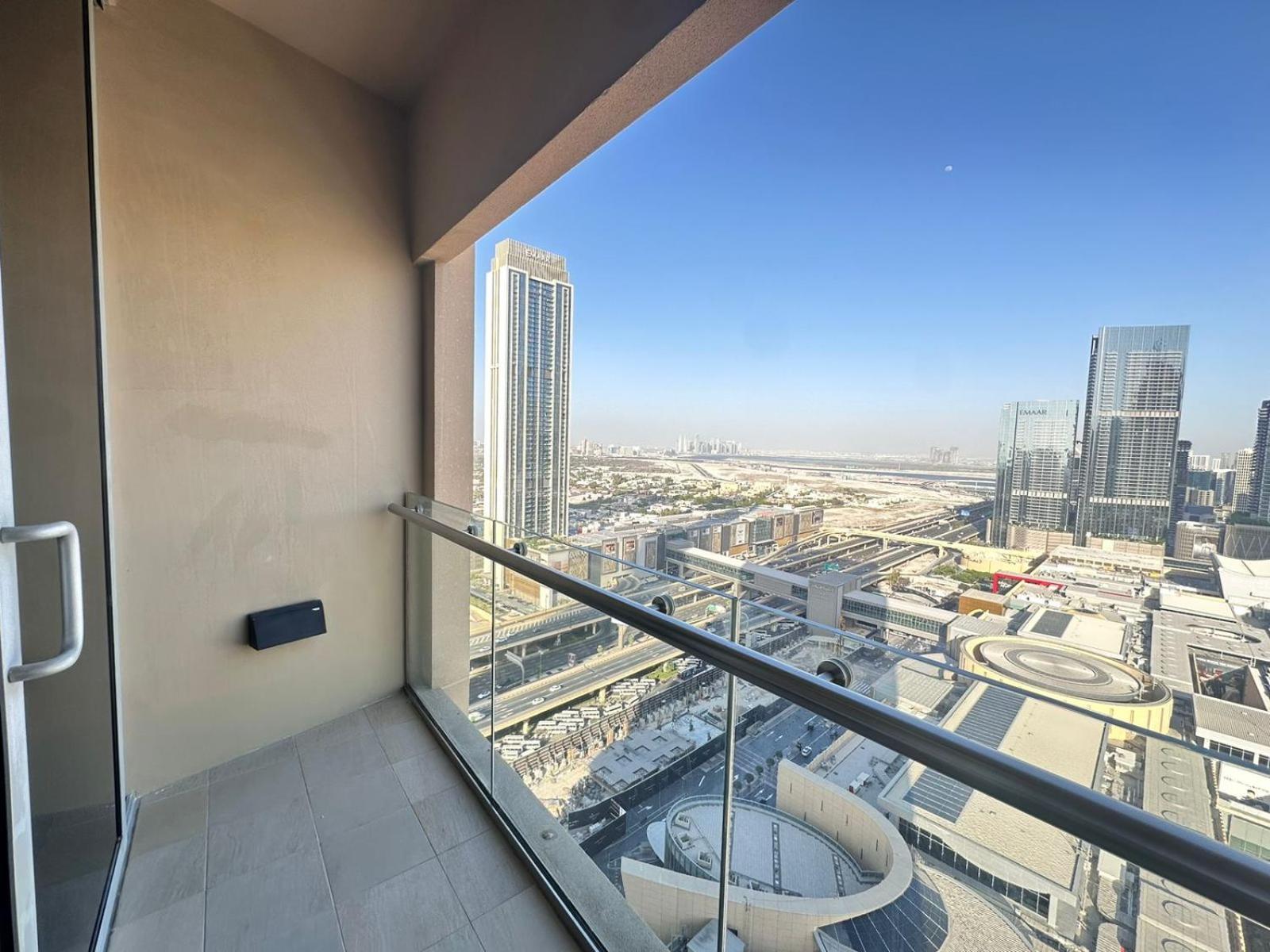 Durrani Homes - Mall Fashion Avenue Apartment *